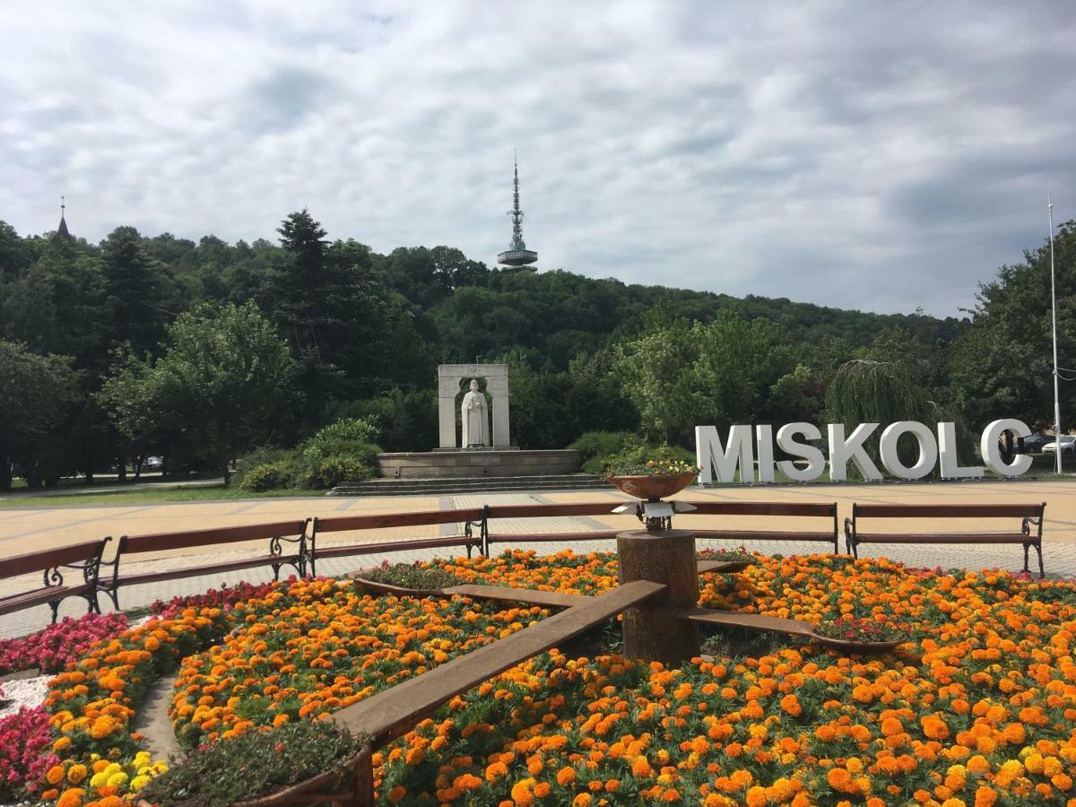 Mse Apartman Miskolc Ngoại thất bức ảnh